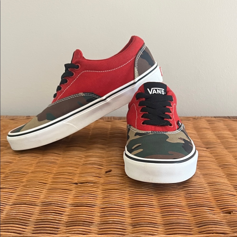 Vans Doheny Men's Shoes  Casual Low Top mixed camo & chili red sz. 7.5.